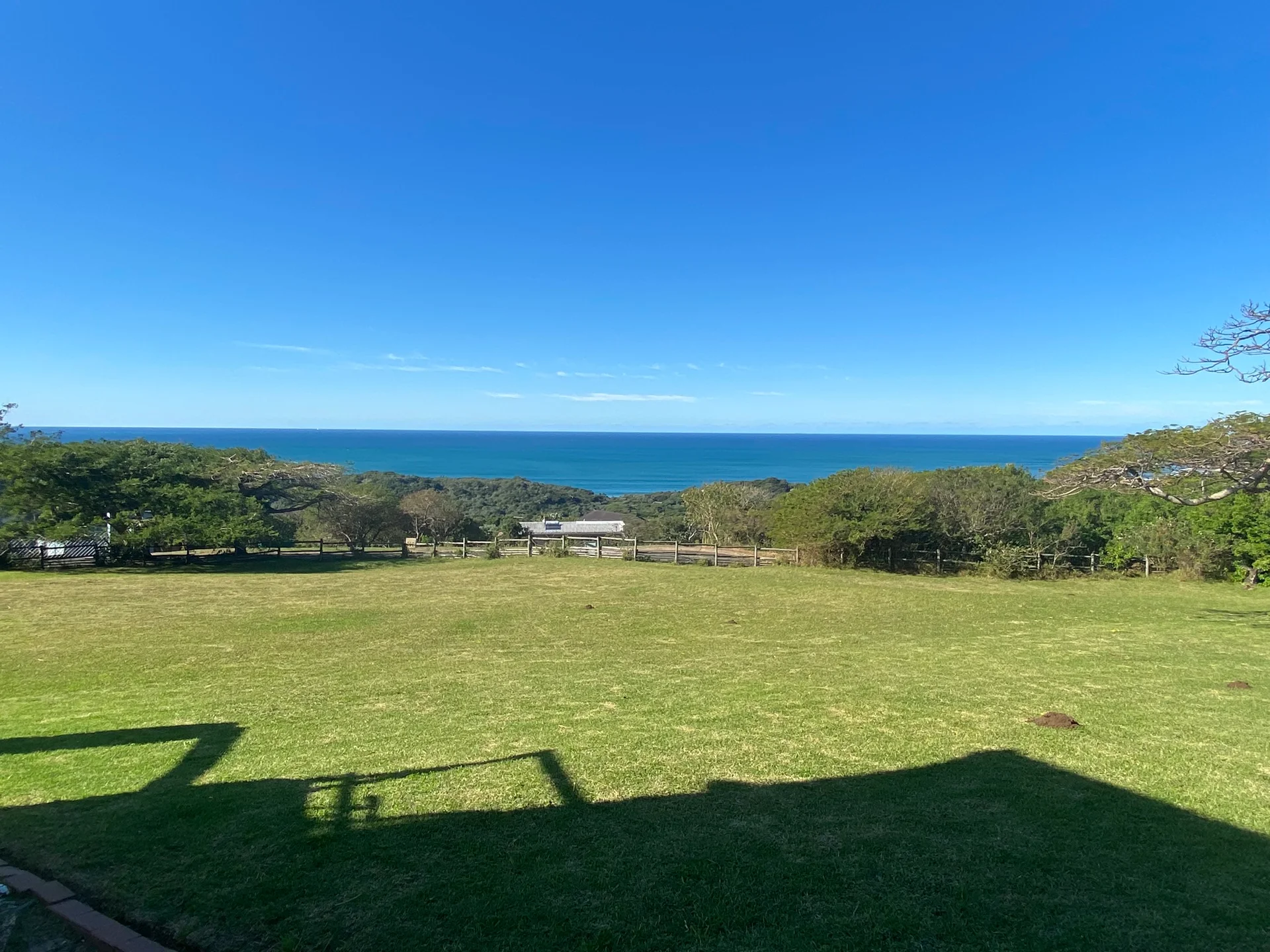Backyard sea view from manor property